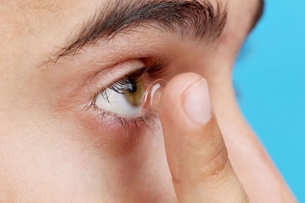 dry eye contact lenses image