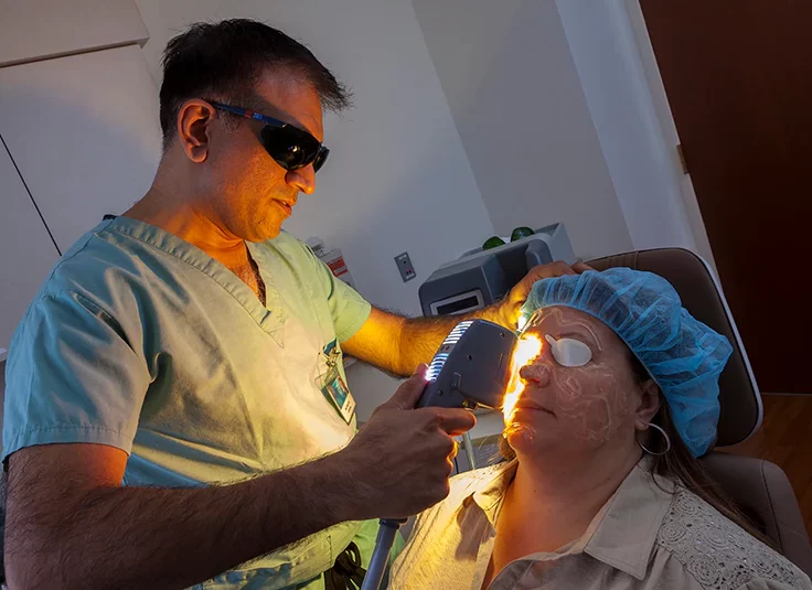 intense pulsed light for treatment of dry eye disease - image