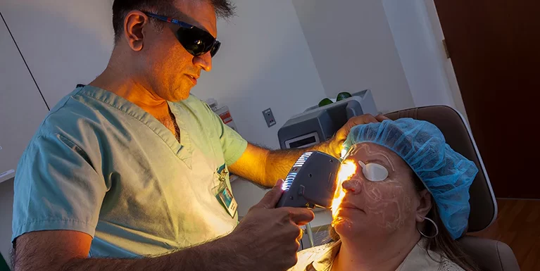 intense pulsed light for treatment of dry eye disease - image